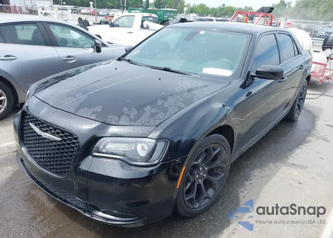 2019 Chrysler 300 из США, поврежденный, VIN 2C3CCABG9KH617937